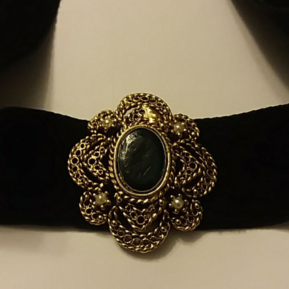 Jewelry - Picture 2 of 3